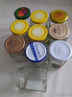 proutěný koš, polička, kbelíčky UH, dózičky, stojan-vozík - 13