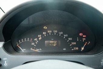Mercedes-Benz A trieda 160 Classic - 13
