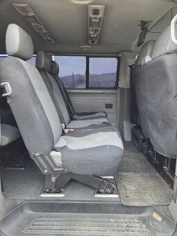 Volkswagen Transporter Caravelle 2.5TDI - 13