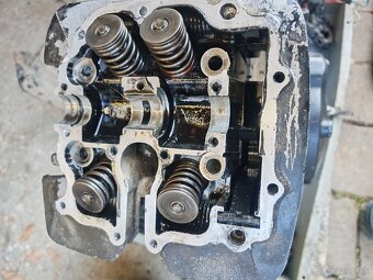 Yamaha XT 600 2KF vrch motora - 13