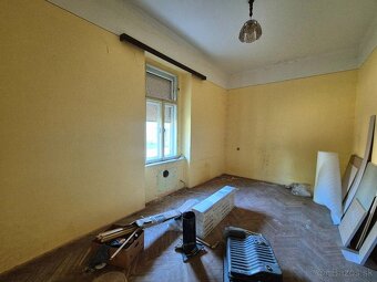 Priestranný bytový dom na predaj v obci Pohronský Ruskov - 13