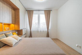 Na prenájom 2-izbový byt v Poprade s parkovacím miestom - 13