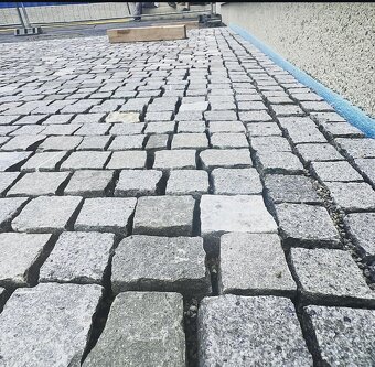 Pokládka zamkovej dlažby, terasovej dlažby - 13