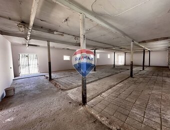 Perspektívna budova s pozemkom 2348m2, pri Hanušovciach nad  - 13