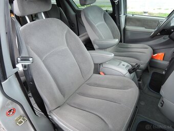 Chrysler Grand Voyager 2,8 CRD Aut. Stow´N Go 7míst 2004 - 13