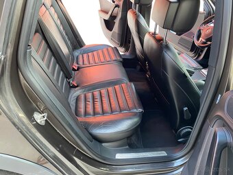 Volkswagen Passat Alltrack 2.0 TDI 4MOTION DSG - 13