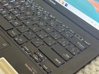 ASUS Zenbook 14 OLED UM3402YA, perfektný stav, s obalom - 13