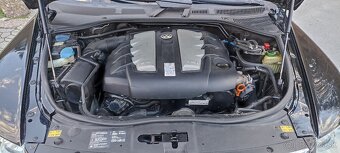 Volkswagen Touareg 3, 0 TDI manuál 4x4 - 13