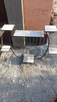 Terakotové kvetináče 10eur, 15eur /kus, veĺké plastové 15eur - 13