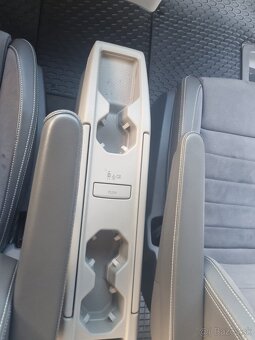 Volkswagen Multivan T7 150 kW r.v. 11/2022 Benzín Automat - 13