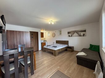 Zabehnutý apartmánový dom na predaj, obec Bobrovec - Liptovs - 13