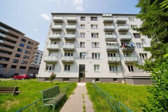 Na predaj 2 izbový tehlový byt s loggiou a výťahom, Stromová - 13
