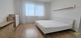 PREDAJ: Slnečný 3-izbový byt s loggiou na sídlisku Šípok, Pa - 13