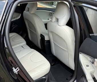 VOLVO V40 2.0 D3 Automat INSCRIPTION - 13