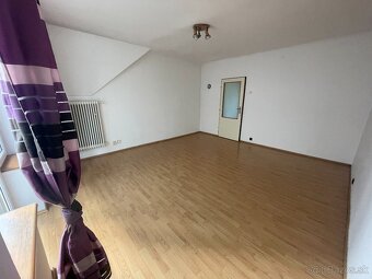 PRENÁJOM 4 IZBOVÉHO RODINNÉHO DOMU V BLÍZKOSTI CENTRA ŽILINY - 13