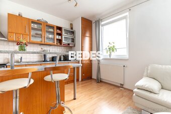 Útulný plne zariadený 2-izbový byt s balkónom pri hrádzi na - 13