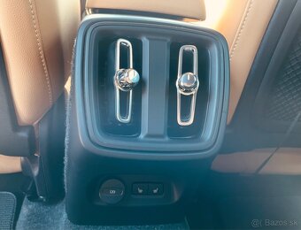 Volvo XC40 B4 2.0 (197hp) Inscription - záruka do 10/2025 - 13