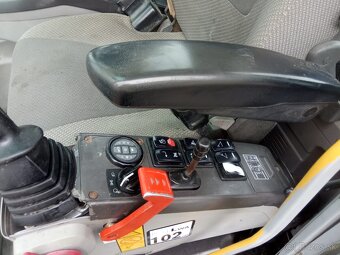 Kolové rypadlo VOLVO EW 180C - 13