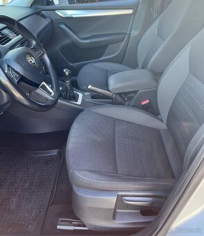Octavia Combi Ambition 2.0 TDI bez AD blue - 13