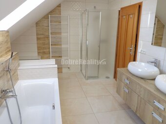 Štýlový rodinný dom na PREDAJ - 13