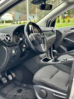 MERCEDES-BENZ B180 CDi - 13