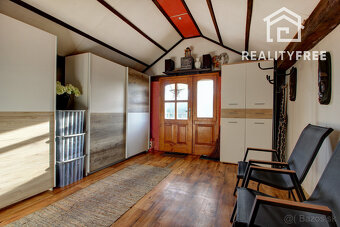 Na predaj 5-izbový rodinný dom s garážou na 954 m² pozemku - - 13