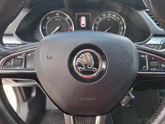 ŠKODA SUPERB COMBI 2,0 TDi r.v. 2017 - 13