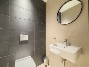 Prenájom 3 izbového bytu SKY PARK 81 m2, 2x parking - 13