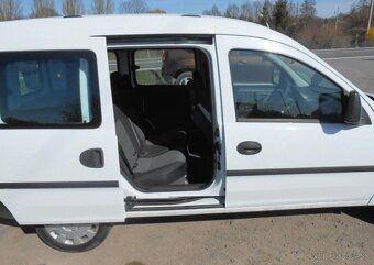 Opel Combo 1,4 66 kW Historie benzín - 13