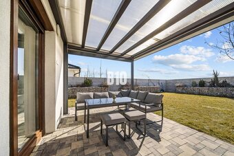 Krásny 4-izbový bungalov vo Hviezdoslavove - 13