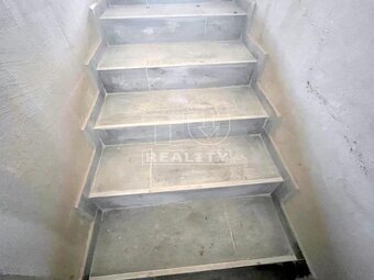 ROZOSTAVANÝ 2-PODLAŽNÝ DOM PRED DOKONČENÍM
RUŽOMBEROK-... - 13