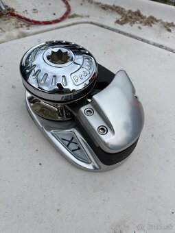 Motorová lod Sea Ray 270 - 13