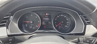 VW Passat Comfortline 2.0Tdi/Aut - 13
