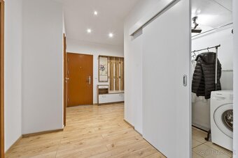Priestranný 4-izbový byt s loggiou, 2 kúpeľňami a šatníkom - 13