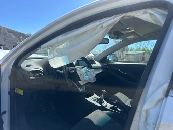 Hyundai i30 - 13