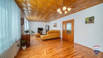 REZERVOVANÉ: Rodinný dom s garážou a krásnym pozemkom Banka  - 13