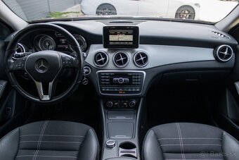 Mercedes-Benz GLA 220 d 4MATIC A/T - 13