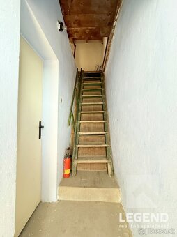 Jedinečná usadlosť 8i+2 vo Vrzavke - 12.642m2, hosp. budovy - 13