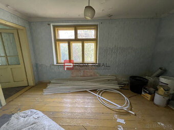 PREDAJ pozemku so starým domom vhodný pre firmu CENTRUM - 13