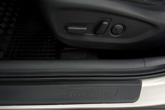 Hyundai Tucson 2.0 CRDI 4WD PREMIUM - 13