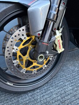 MV Agusta Brutale 910R - 13