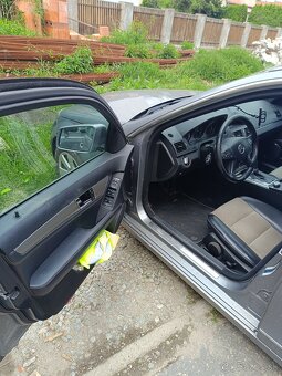 Mercedes C220 CDI Combi (Zadretý motor) - 13