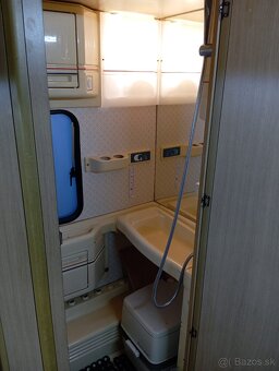obytny prives karavan - 13