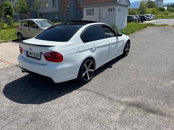 BMW e90 318d - 13