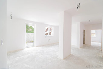 SPEKTRUM REALITY Vám ponúka na PREDAJ Novostavbu- 4-izbový r - 13