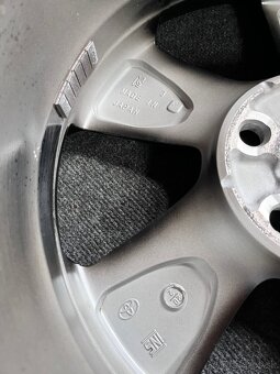 5x114,3 R18 Originál ALU Toyota RAV4 5.Gen.- černé - senzor - 13