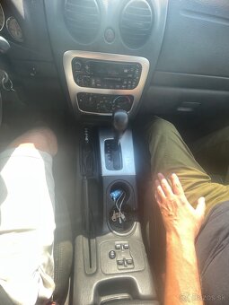 Jeep Cherokee 3.7 V6 - 13