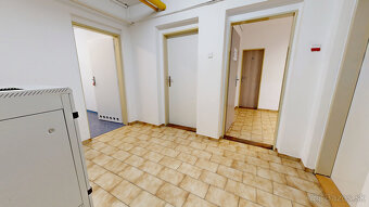 Na prenájom kvalitný murovaný výrobný alebo skladový priesto - 13