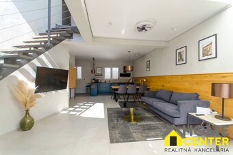 NA PREDAJ prekrásny novopostavený dom / 494 m²/ ostrov Brač, - 13
