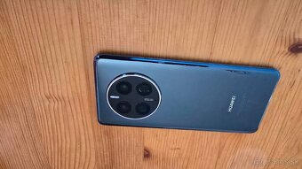 Predám 19 mesačný Huawei Mate 50 Pro RAM 8 GB ROM 256GB Dual - 13
